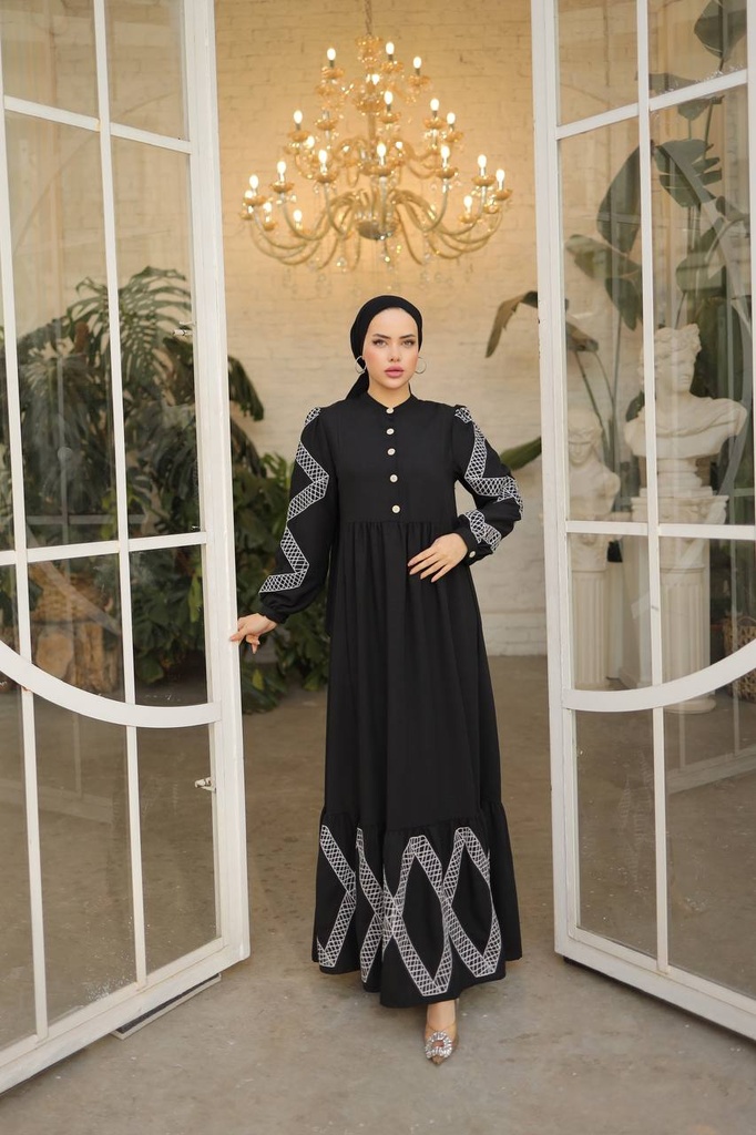 1809 - Regal Allure - Black