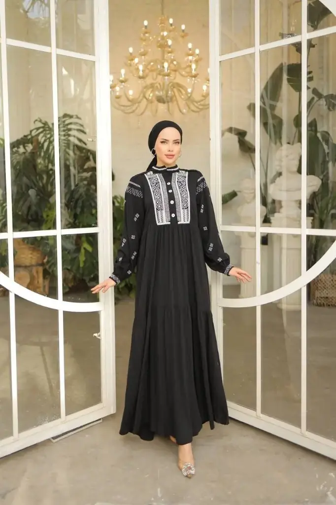 Maison Orna in Noir Opulence 