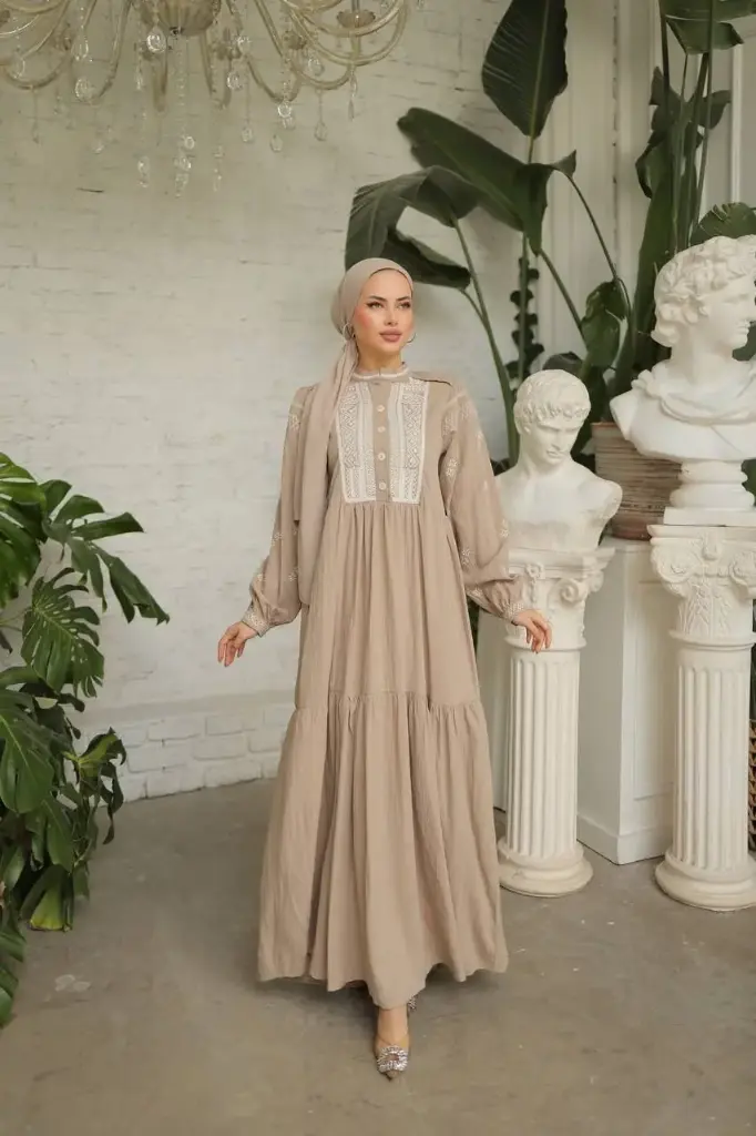 Maison Orna in Ash Pearl 