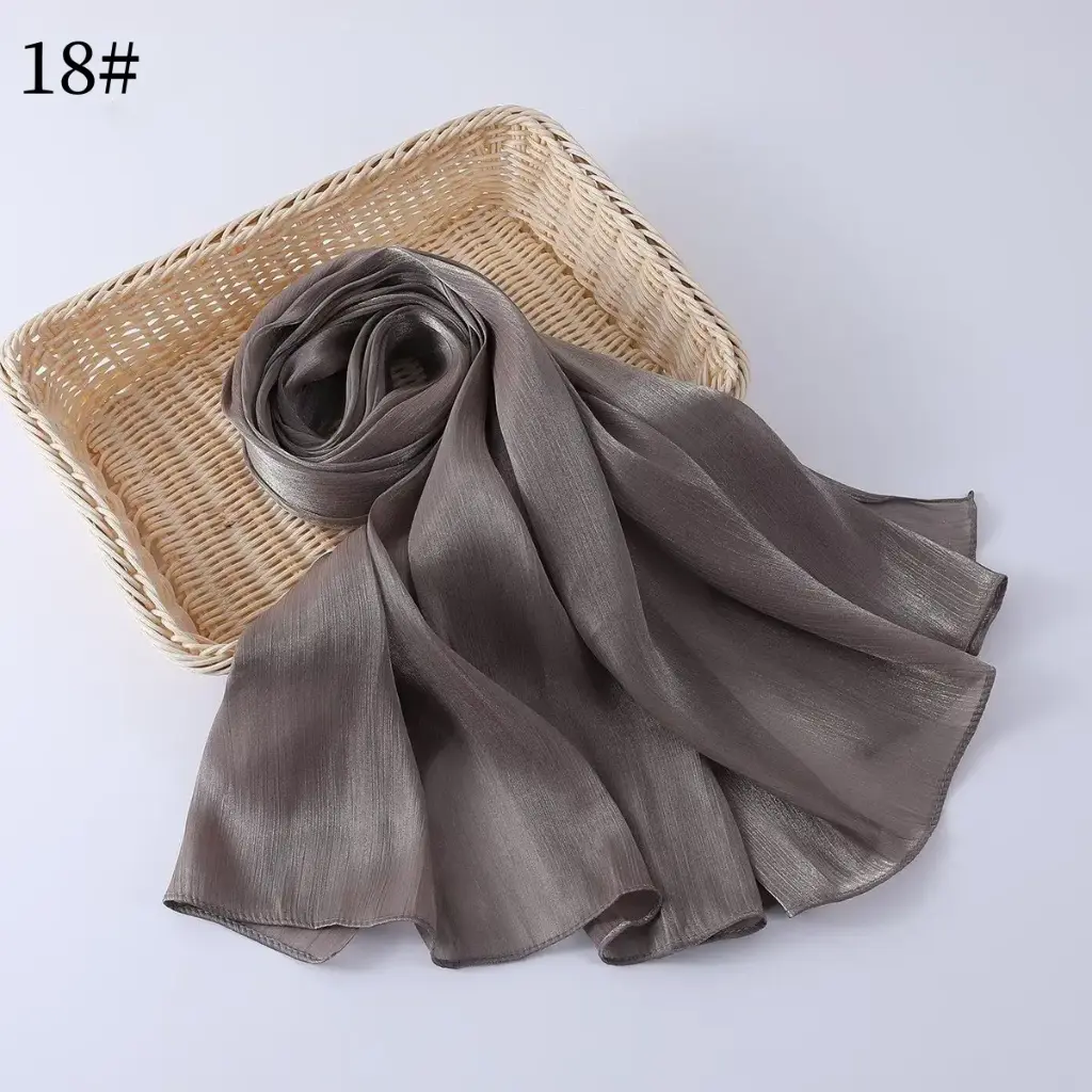 Shimmer scarf 18 - Mink Garce 