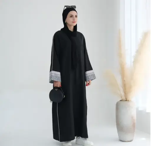 Falasteen Heritage Abaya - Noir 